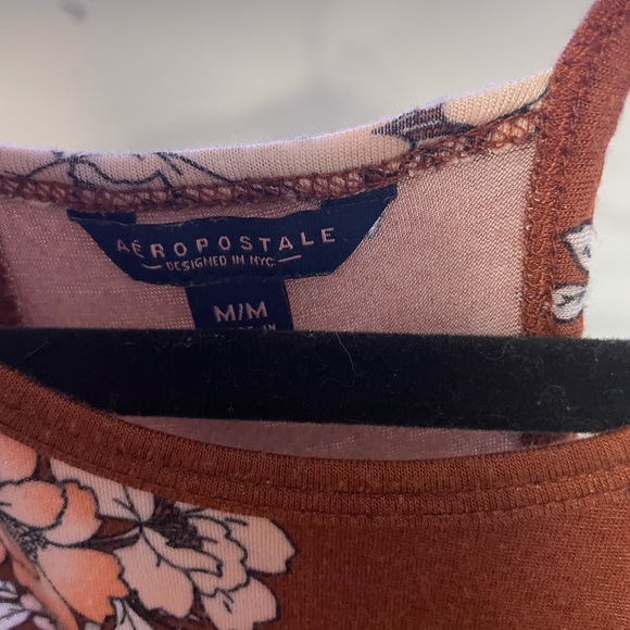 Medium Brown Floral Tank top! So cute and stretchy - Picture 3 of 6